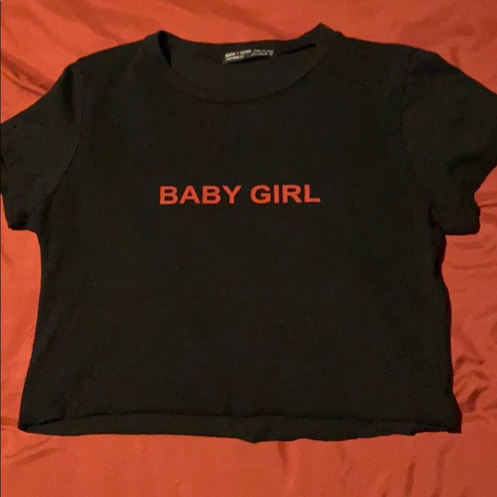 Cropped black shirt